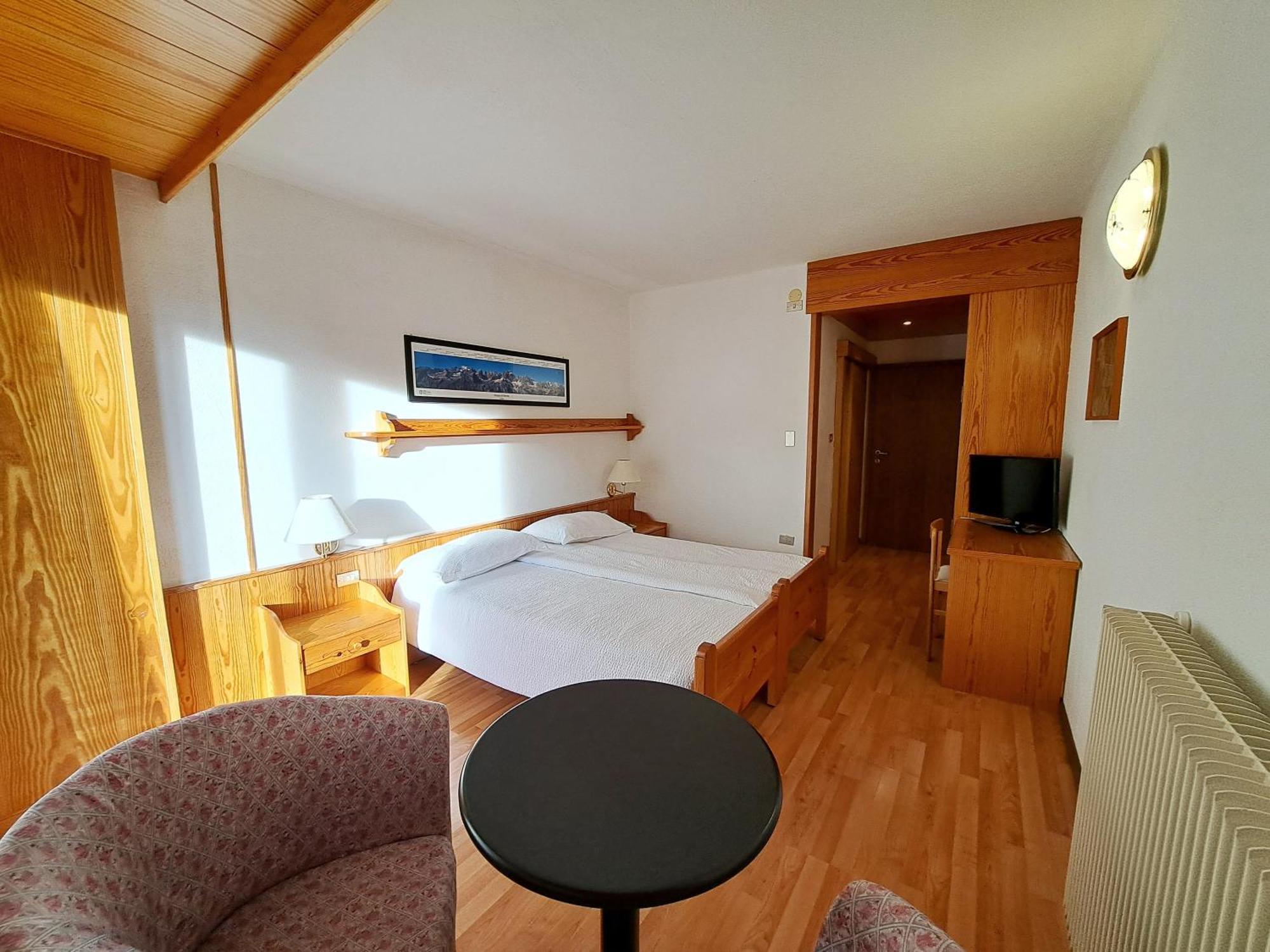 Lake&Nature Hotel Gloria Molveno Exterior photo